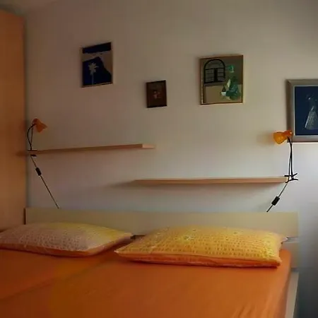 Cosy Twoo Floor Close To Everything In ! Apartament